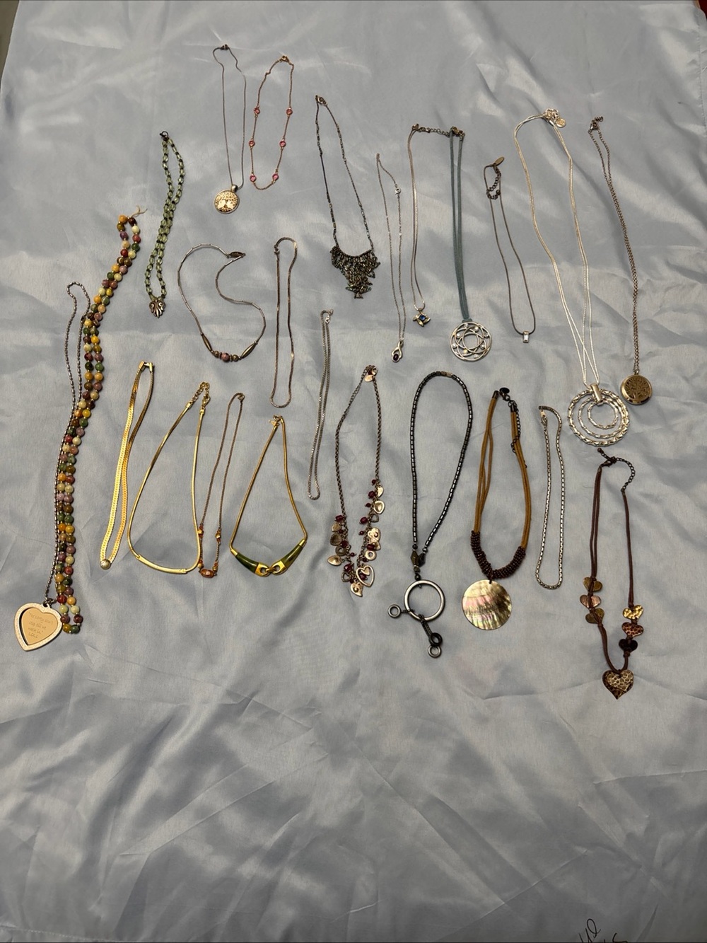 Necklace Lot of 24 Different Costume Jewelry Silver And Gold Tone Beaded Corded